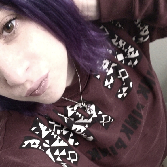 Meet your Posher, Kayla - Picture 1 of 1